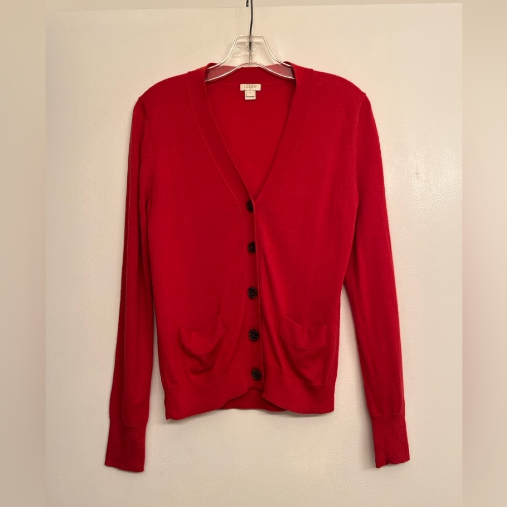 J. Crew Merino Wool
Boyfriend cardigan with patch pockets. Size S